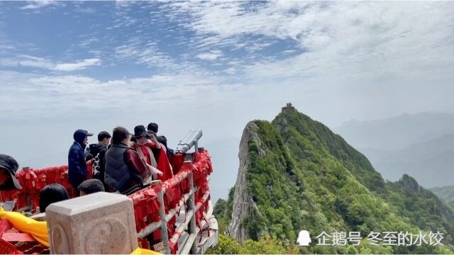 天宫漫步,仙气飘飘.洛阳老君山玉皇顶实拍