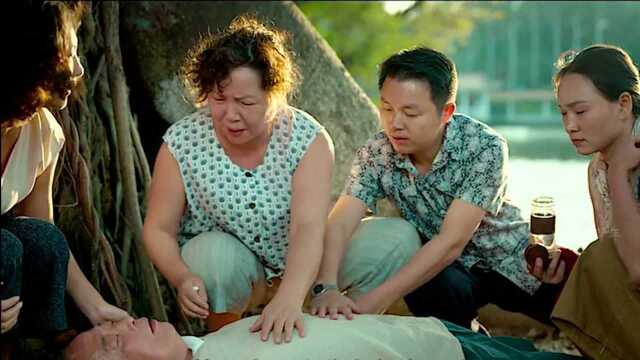 发财日记小宝沙溢流落街头没想到命运大反转从此吃喝住好还把儿子教成