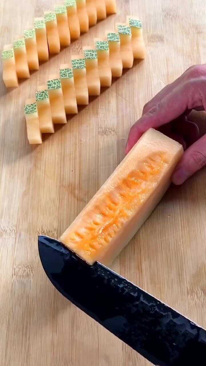 哈密瓜花式切法,没想到还能这样切,好看又好吃!