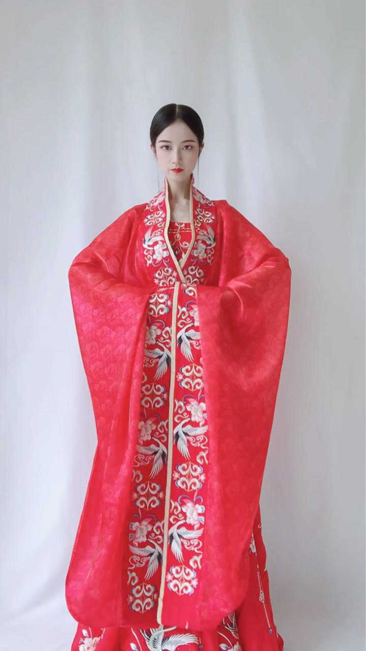 霸气十足的南北朝大袖襦,这个大裙摆也太惊艳了吧