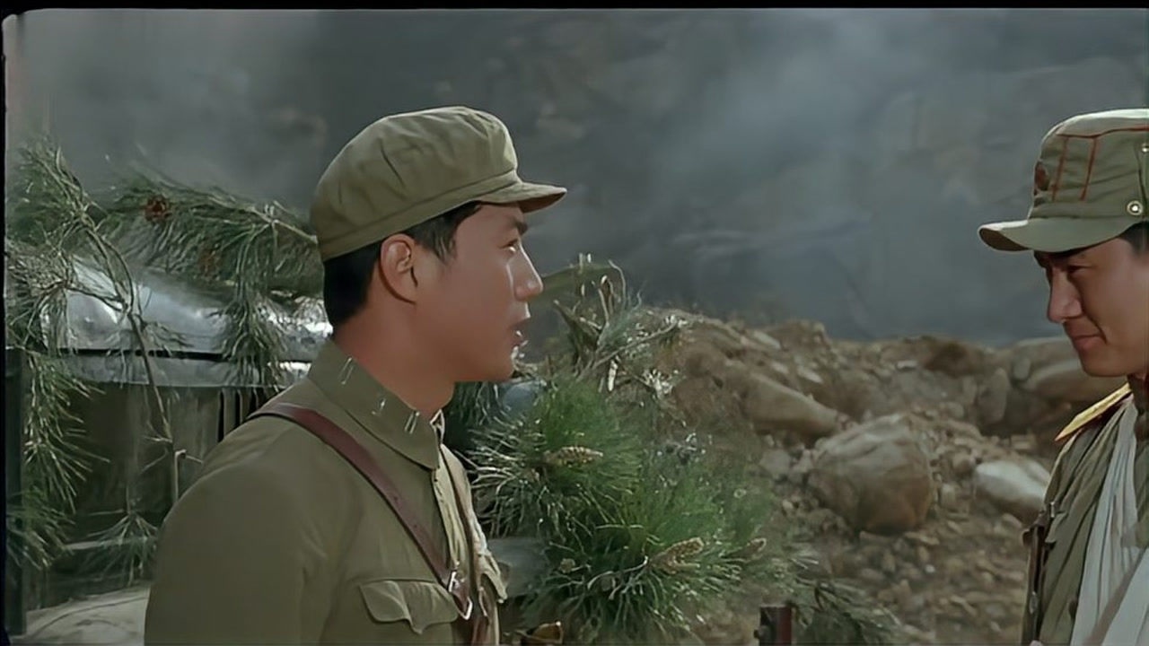 神龙车队:运输车上有女记者,连长让她下车,不料记者是部长的人!