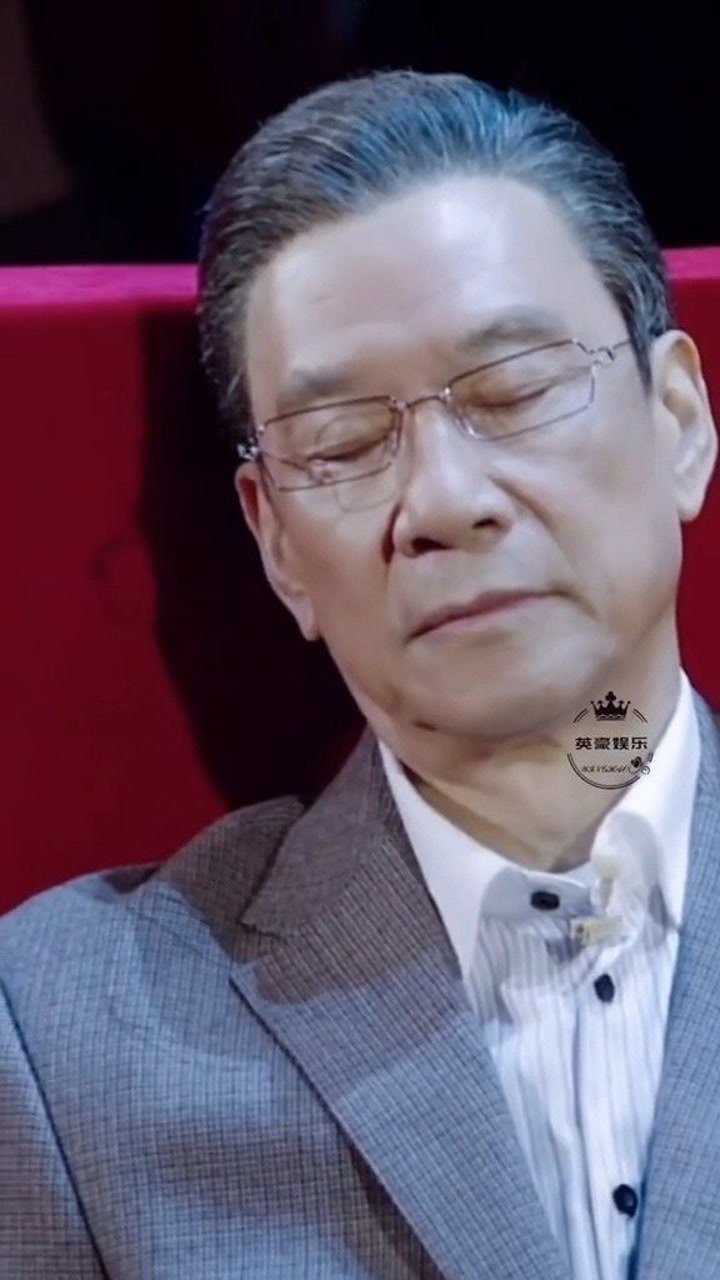 王学圻首位扮演钟南山的实力派演员从外形到神态简直神还原他说能演这