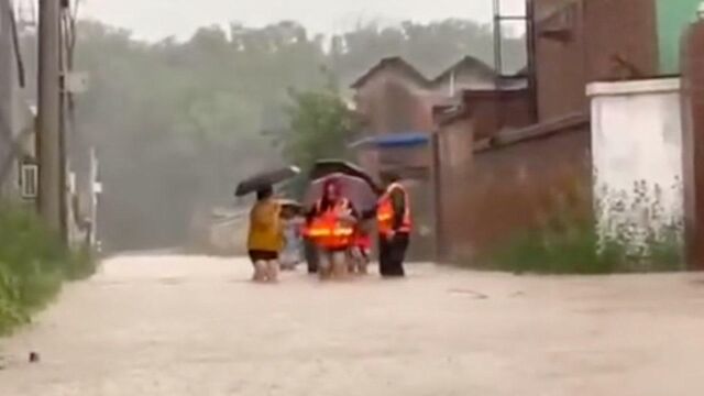 营救被困人员4名,暴雨致丰台大灰厂地区平房被淹