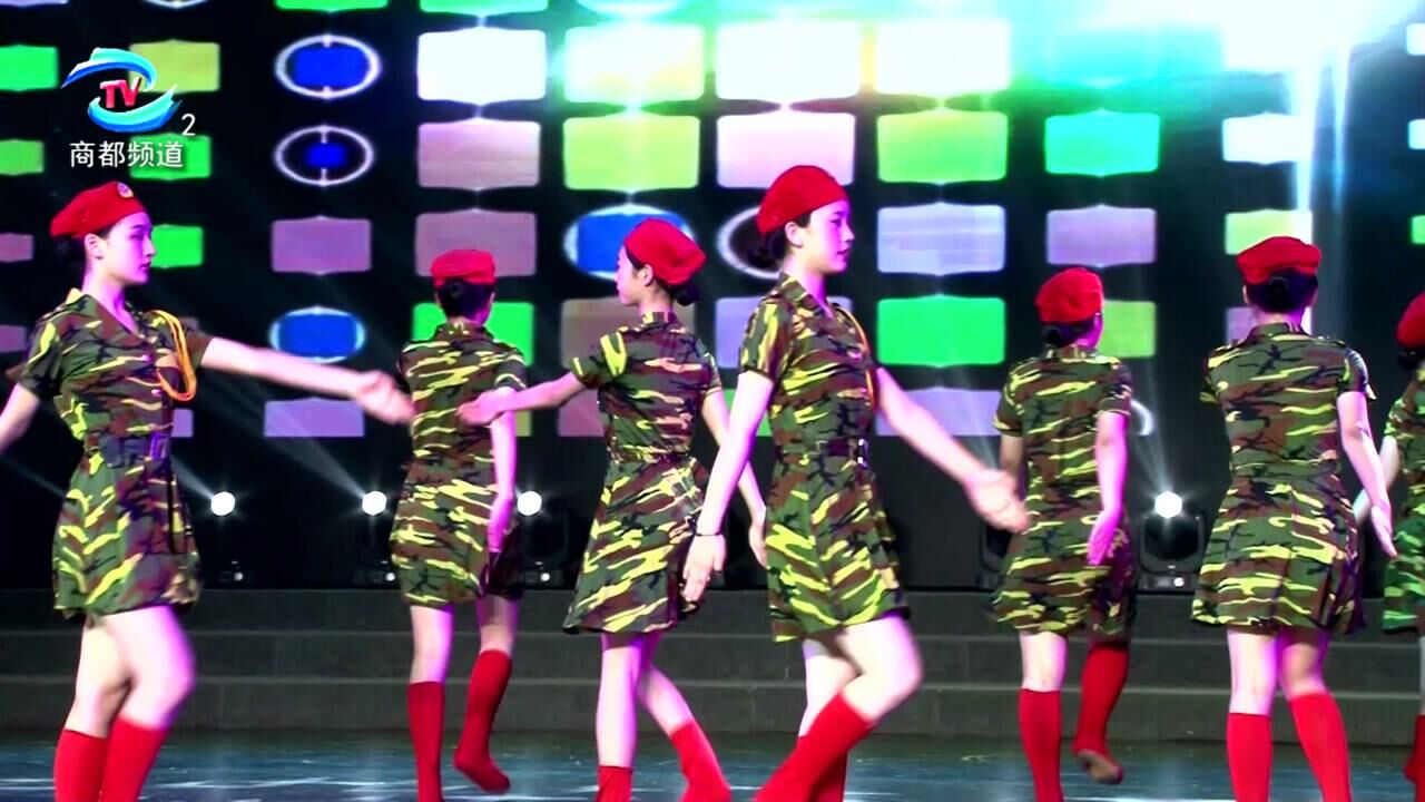 舞蹈《军中姐妹》——开封市宇华实验高中