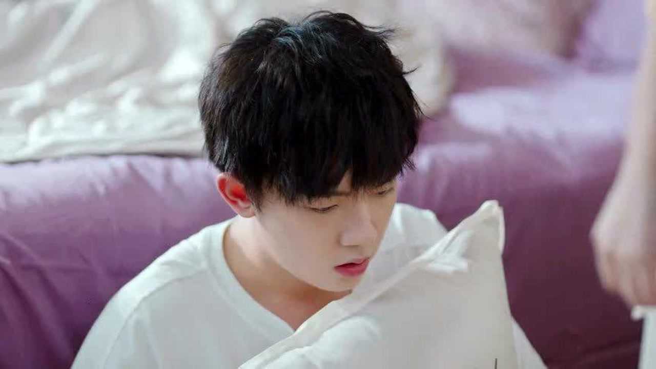 好想和你在一起纪思齐和路清舞同居了一觉醒来后纪思齐慌啦太尴尬了