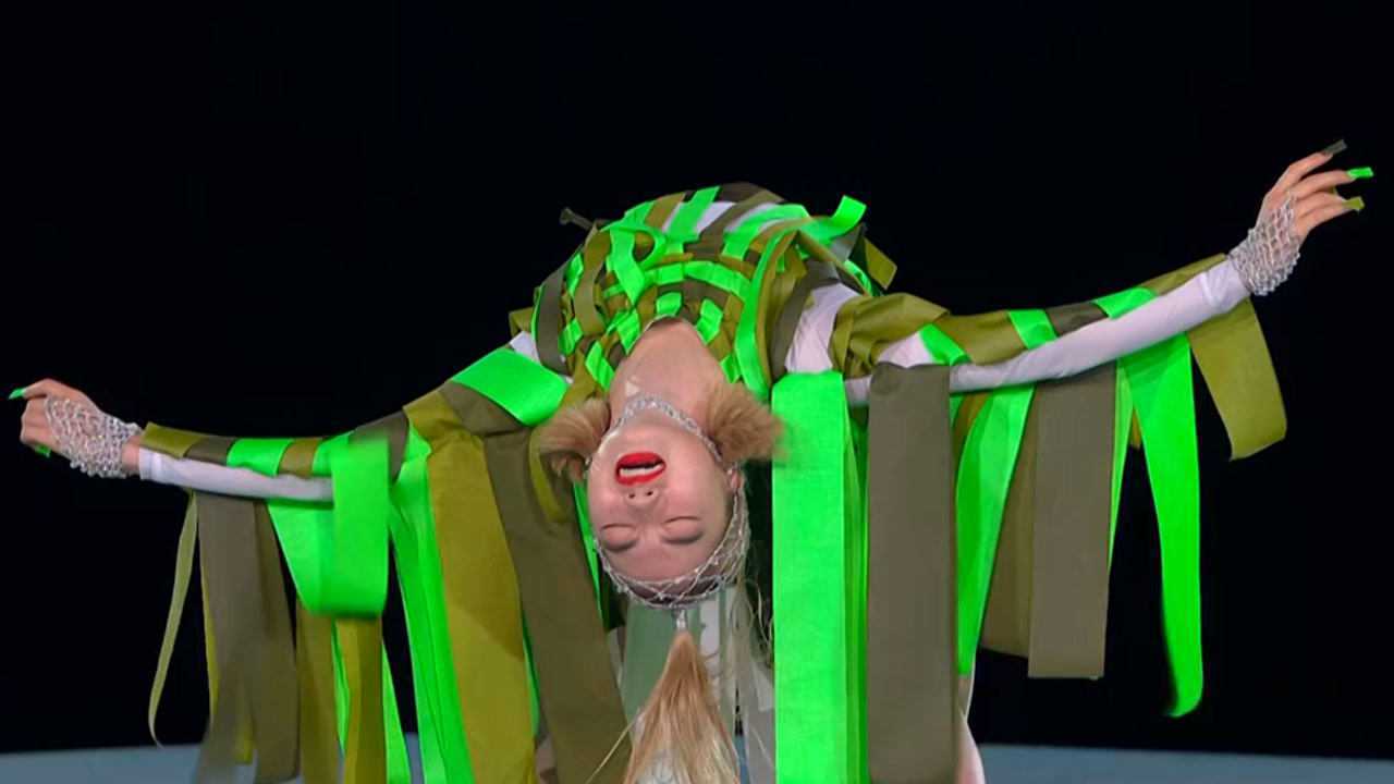 东京奥运闭幕式再现诡异舞蹈,网友:会做噩梦 #换种姿势看奥运