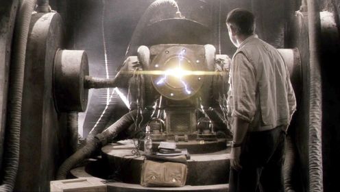神秘地堡有一台机器，男子好奇触碰，却释放了封印的不死怪物