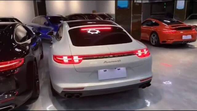 保时捷全新帕拉梅拉贯穿式led尾灯的设计让奥迪都不在多说话