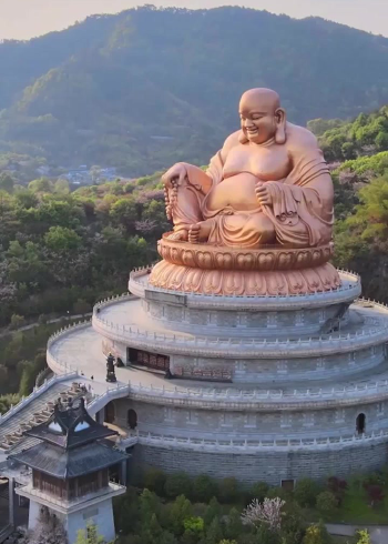 奉化溪口雪窦寺弥勒佛