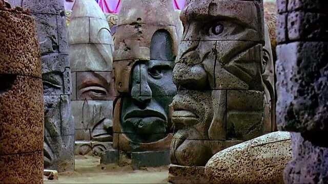 尖头外星人,举行与怪兽搏斗!