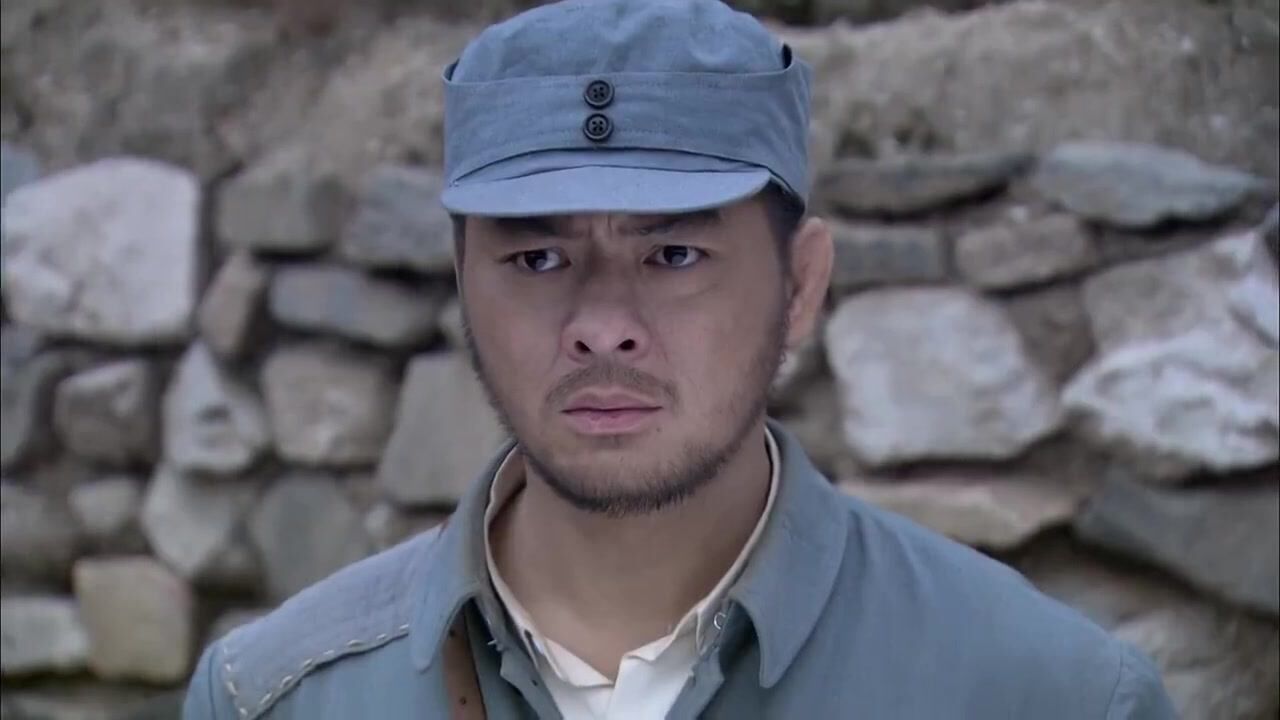 战火兵魂:战士想动手,团长教训他,真过分