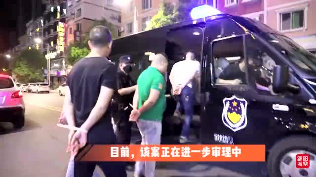 现场画面!绵阳警方凌晨冲进一酒店,抓获22人……