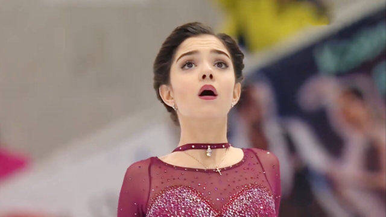 冰面上绽放的花蕾!俄罗斯花滑少女梅娃一身红裙灵动而明艳