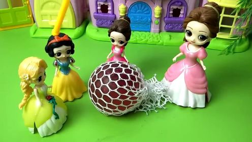 小公主的妈妈比赛制作发泄球，谁胡最好看