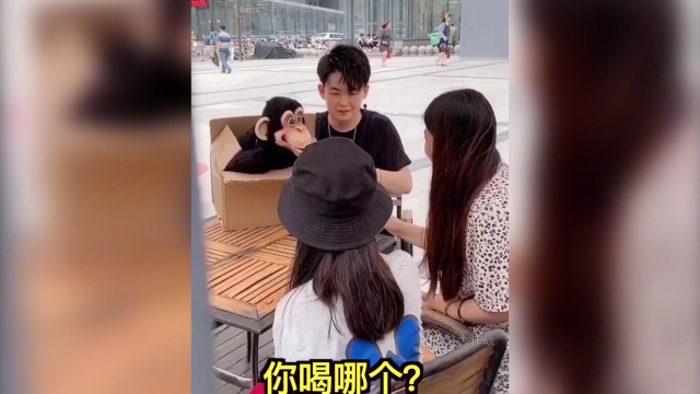 腹语师街头恶搞爆笑合集:迪老诗搭讪路人,逗得小姐姐又爱又气