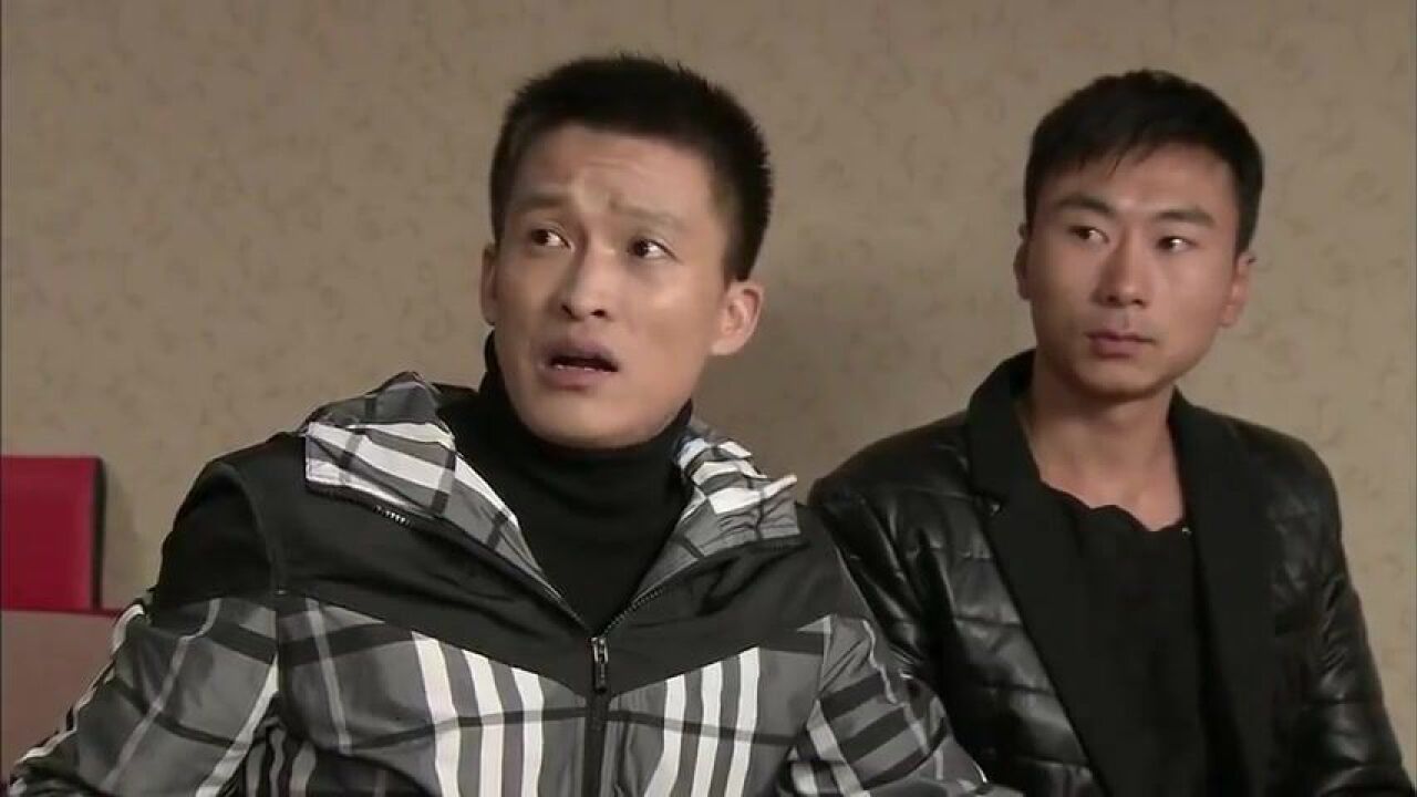 乡村爱情:梁文斗来饭店吃饭,故意找茬,小身板站起来了_腾讯视频