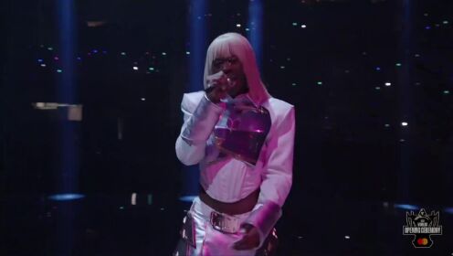李娜叉Lil Nas X 带来2022 英雄联盟全球总决赛主题曲《逐星STAR WALKIN’》现场版