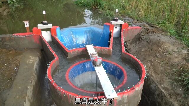 农村大叔仅用红砖水泥就在村里建造出了一座小型水电站,简直太厉害了.