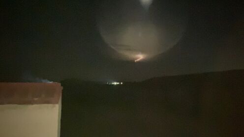 内蒙古呼和浩特城西金山电厂附近，天空出现不明飞行物，这是什么