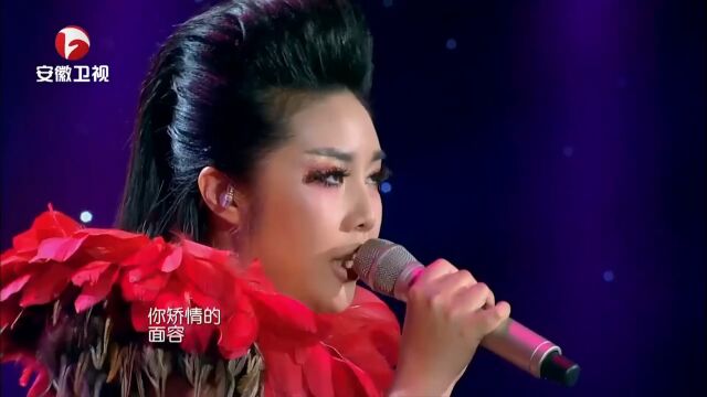 纪敏佳演唱《口是心非》,嗓音爆发力极强,感染现场观众|歌狂