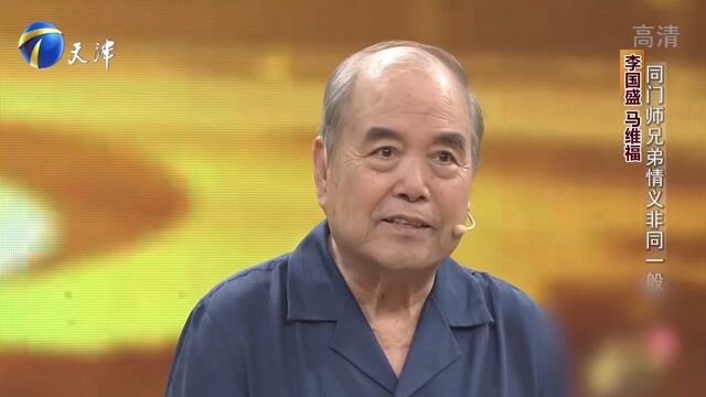 相声演员李国盛意外现身,台上称赞成马维福转业,十分勇敢丨你看