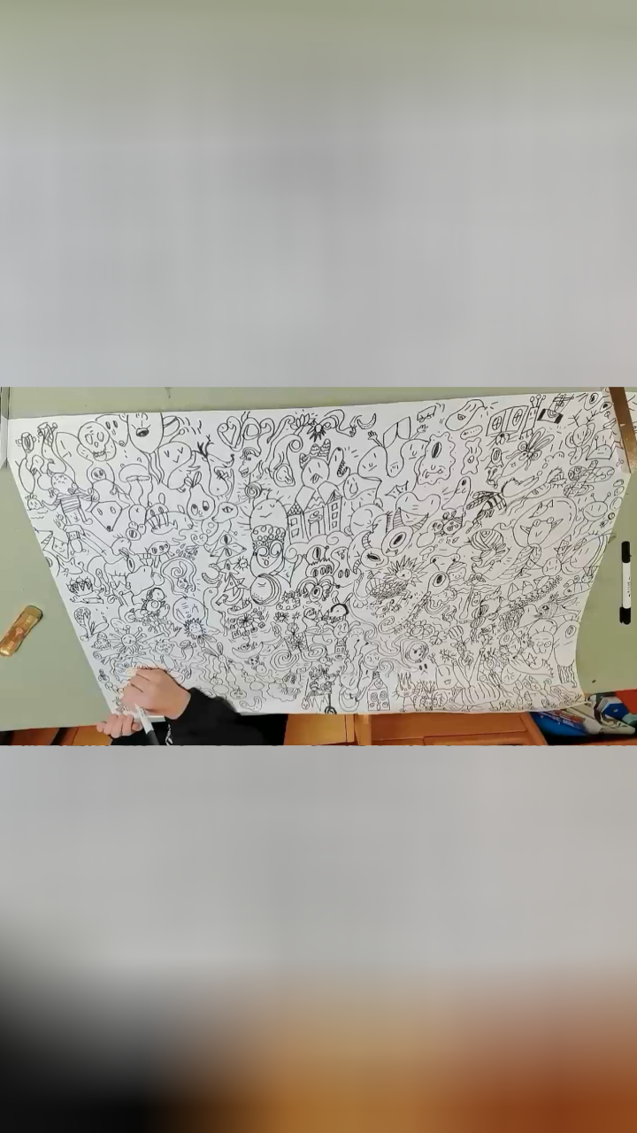 6岁女孩在1张纸上画满百种形象,妈妈:她从3岁就开始画画