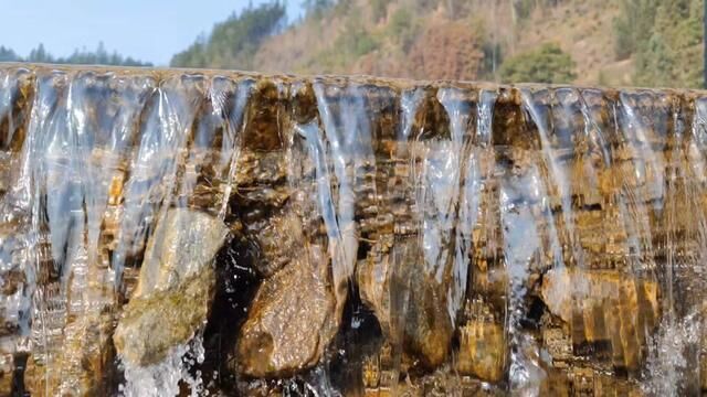 平堡村景区火爆现场