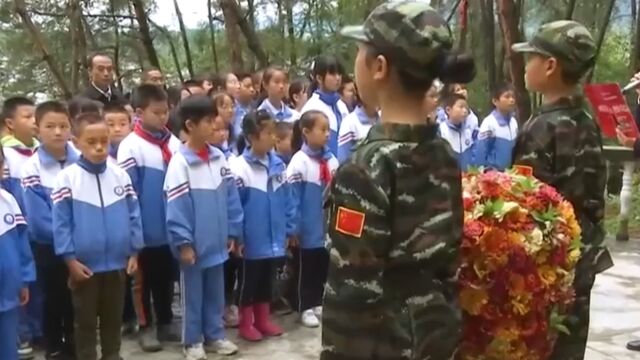 早报观察,一所乡村小学的“迷彩思政课”,传承是最好的纪念,笃行是最真的弘扬