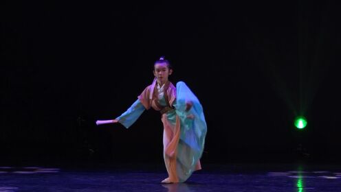 2023第14届小舞蹈家江苏省优秀视频展播-单三双2013年组—杨骏希《纸扇书生》
