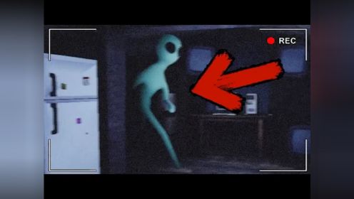 【粪game】在我房间拍到外星人 "搞笑游戏 "恐怖视频 。