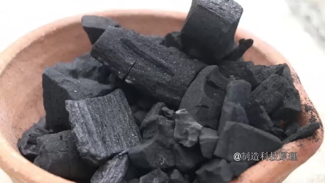 用生锈的锤子制作刀形吊坠