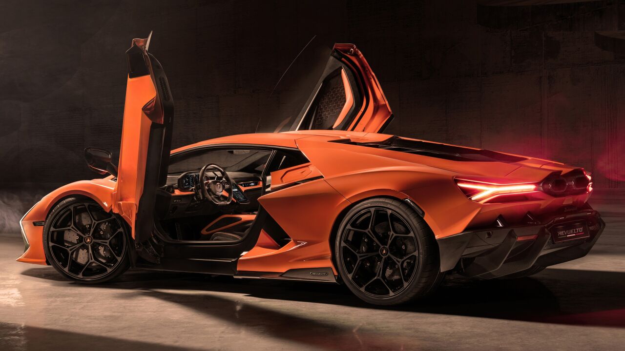 全新2024款兰博基尼大牛revuelto 还是很能打的,你不仅可以相信