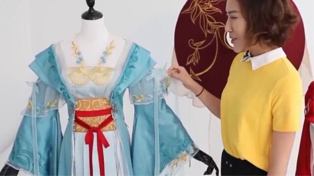 中国传统服饰,在纽约服装周展示,引起世界关注