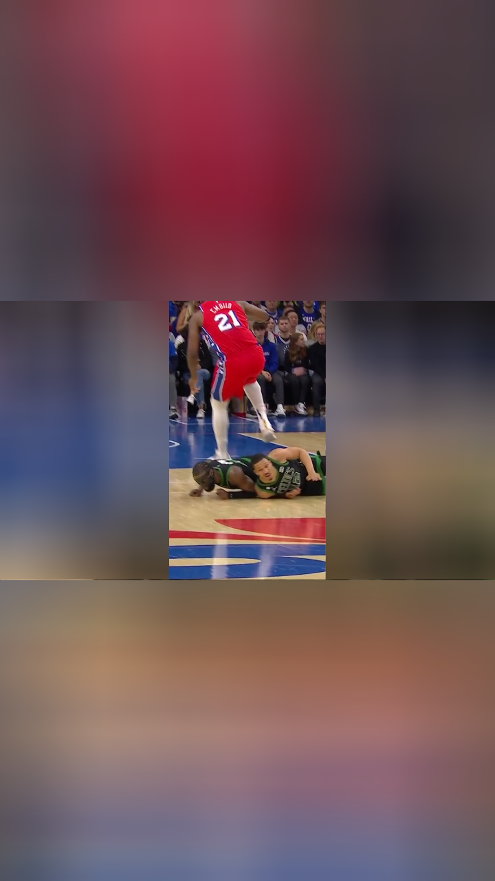 恩比德踩头格威 #76人vs凯尔特人
