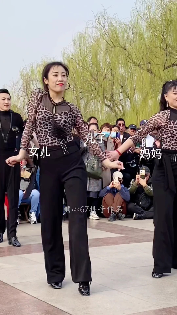 吉舞小王子果果#果果不不#舞台无处不在#网红#灵魂舞者