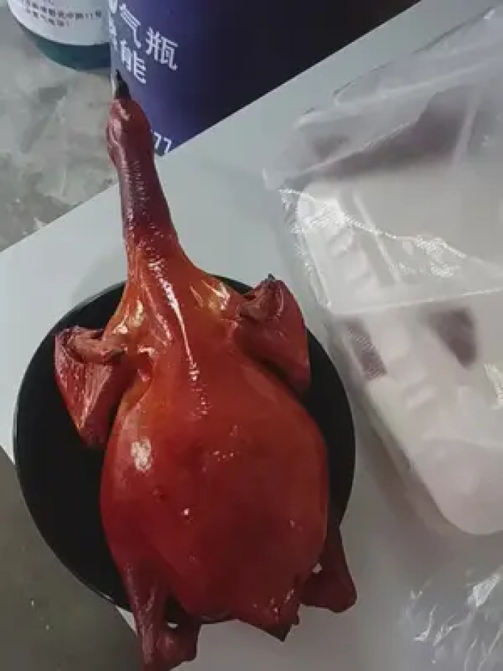 脆皮爆汁香透骨那种#脆皮烧鸡 #现场实拍