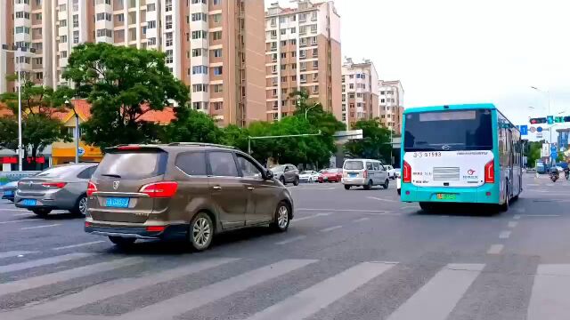 汽车维修保养时,注意勿损坏钢印