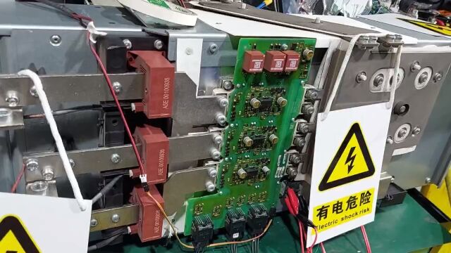 6SL33521AE350AA1西门子变频器维修,我司具备西门子授权证书,专注维修十六年,检测平台多,欢迎有需要的朋友联系.