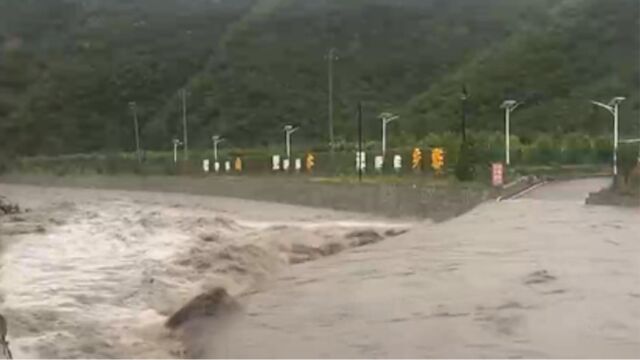 北京房山强降雨引发山洪,人员提前转移