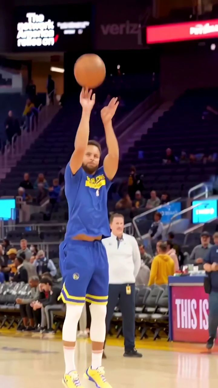 慢动作看库里美如画弧线投篮#库里#铁铁的nba特辑