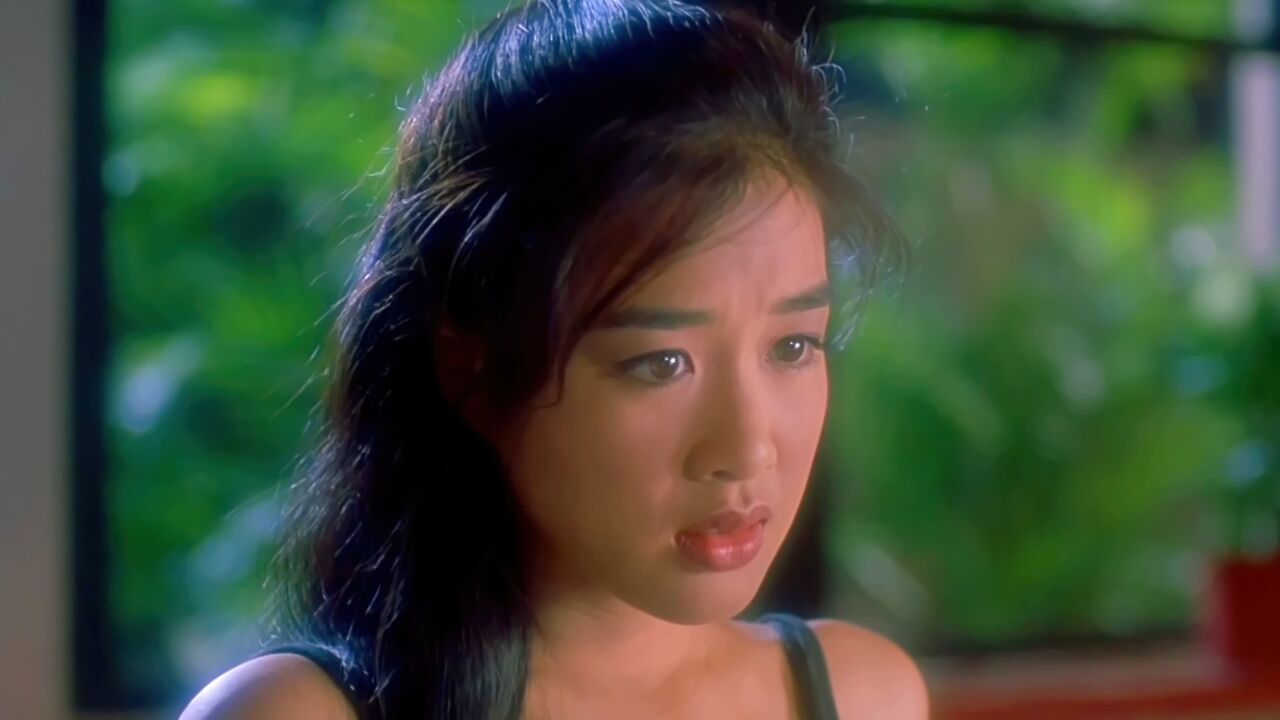 王馨平的《不要躲避我的眼睛》,歌声细腻柔和,让人听后如痴如醉