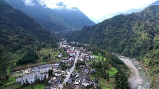 基层河湖管护看四川——天全县喇叭河镇紫石关村