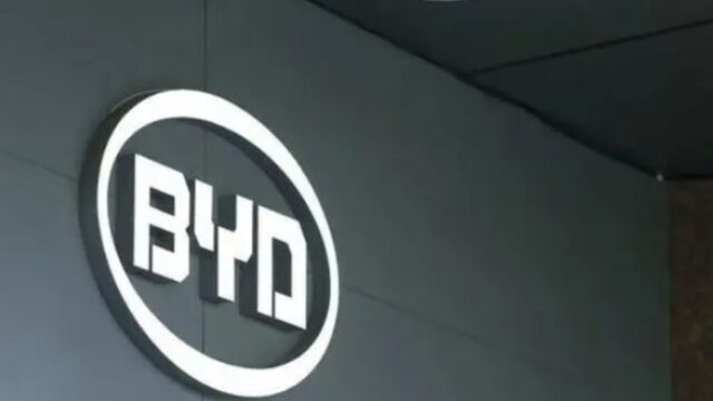 比亚迪终于不再是“BYD”!全新车标登场,网友看后大赞:改得好