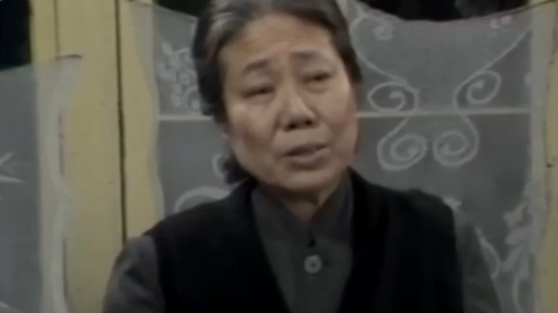 一起回顾电视剧《渴望》中,刘大妈笑得场景,真是太经典了!