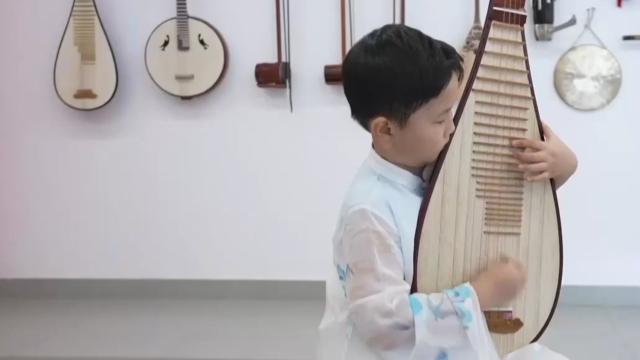 小朋友为你科普琵琶知识,带来琵琶独奏,太好听了