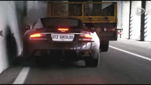 《007之22量子危机》汽车追逐 极速漂移