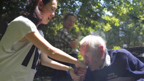 104岁澳洲科学家安乐死前画面曝光 与曾宝仪促膝长谈