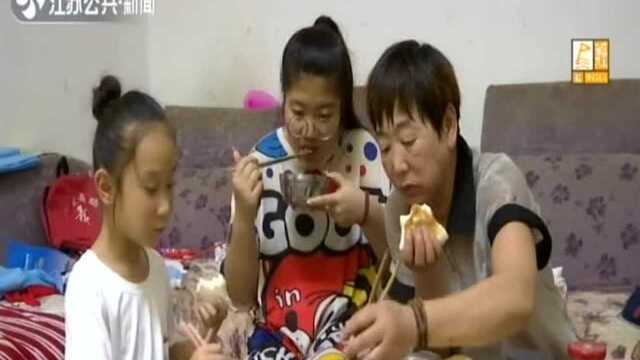 和你在一起:没有爸爸妈妈的日子——2000多个日夜 祖孙相依为命