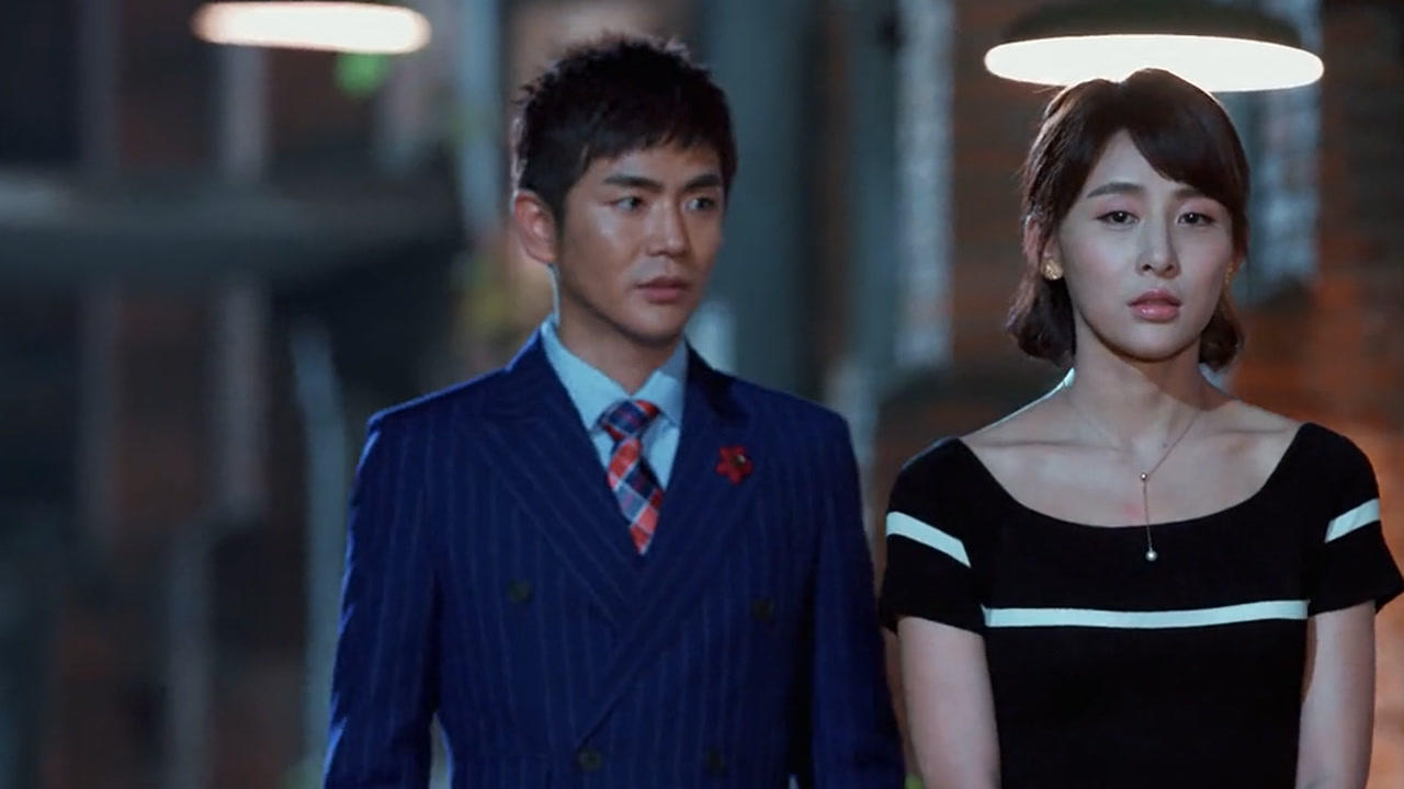 《爱人的谎言》第四十八集01:因童小夏的存在,易奕跟童四季的关系似乎