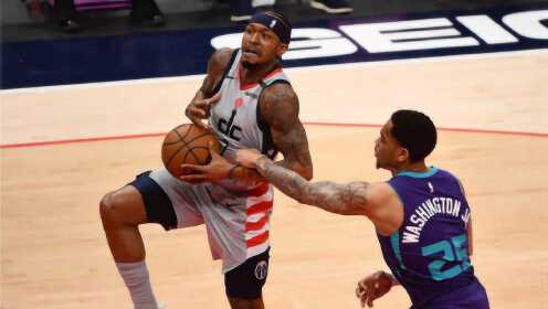 《NBA全场集锦》【球星】比尔vs黄蜂集锦 复出砍25分末节13分